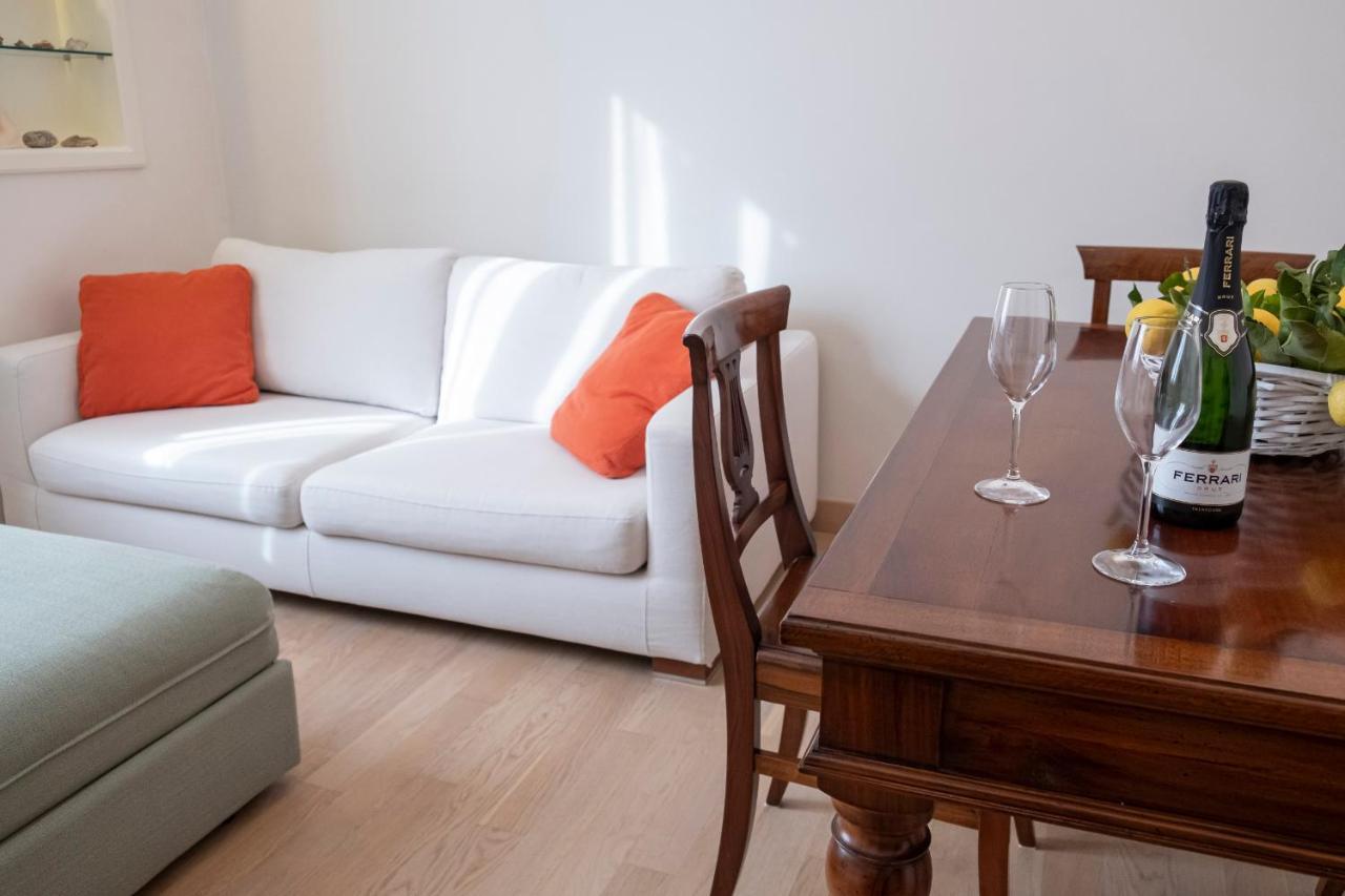 Noliday Suite Riviera Luxury Sea Flat Ngoại thất bức ảnh